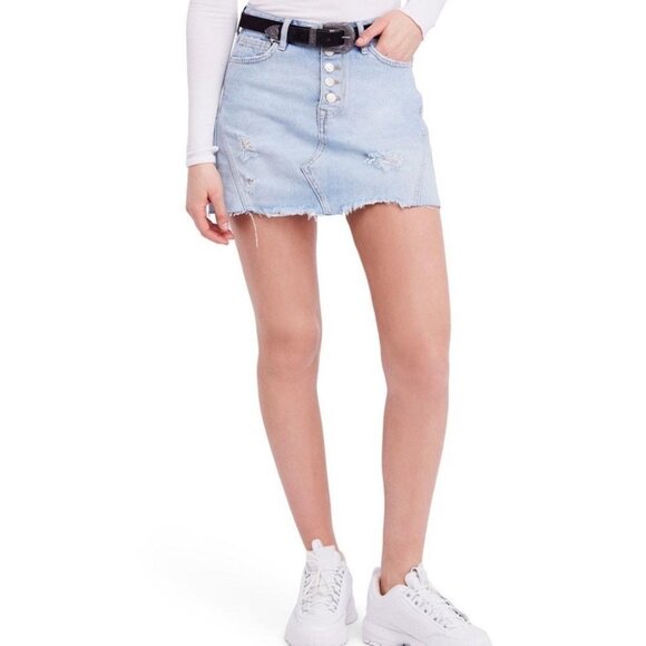 Free People Denim A-Line Light Wash Skirt Size 25 Revolve Distress Button Front - Picture 3 of 13